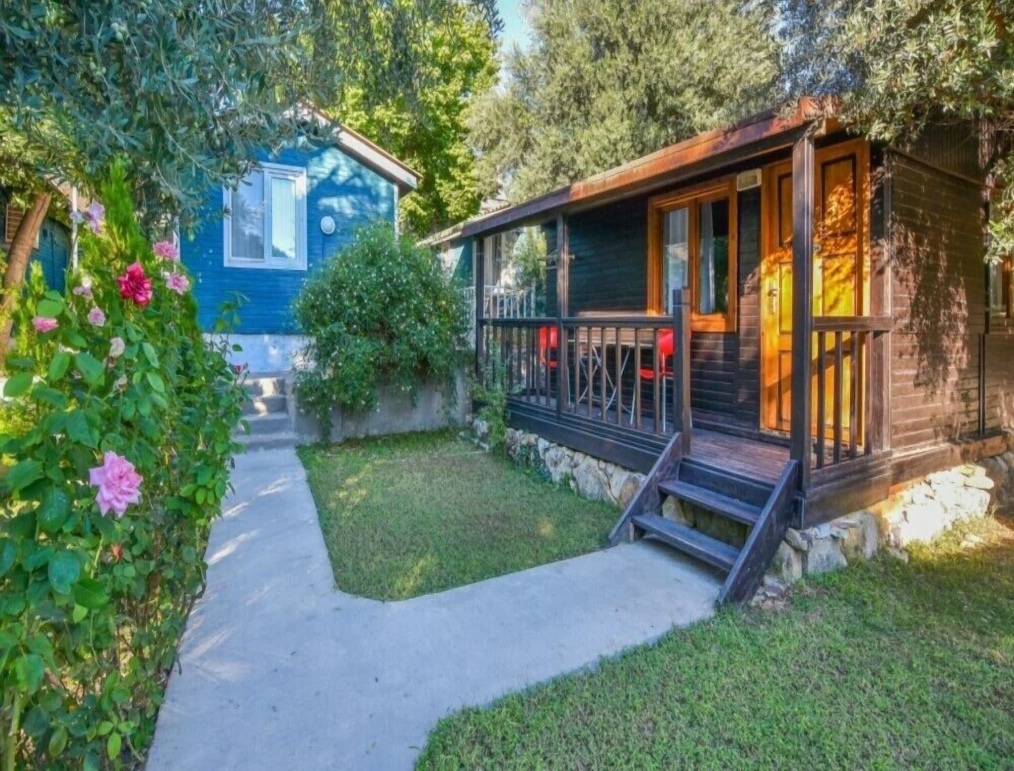 Altinkum Bungalows Side Exterior photo