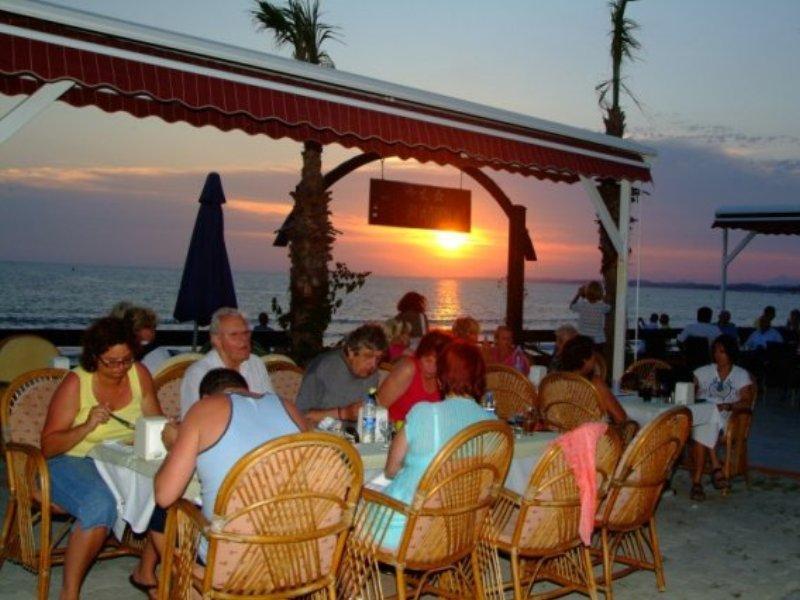 Altinkum Bungalows Side Exterior photo