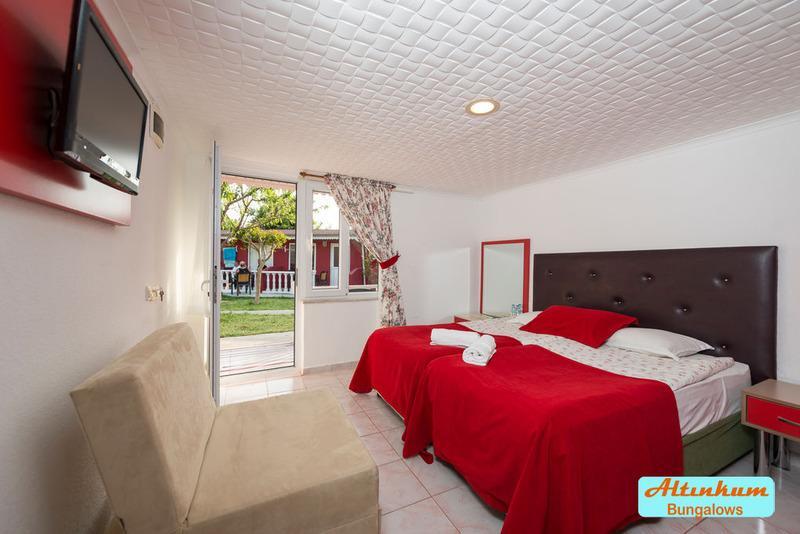 Altinkum Bungalows Side Exterior photo
